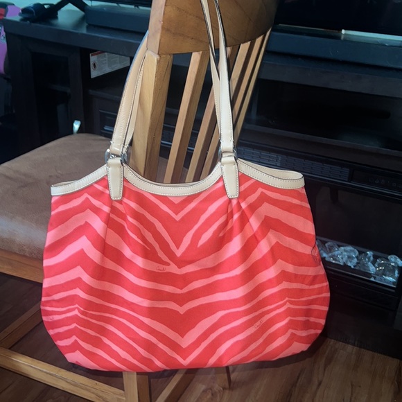 COACH Animal Print Handbag -Brand New Never Used - Picture 12 of 14